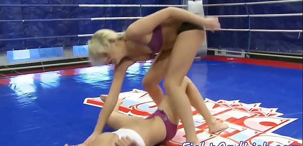  Wrestling beauties pussylicking each other